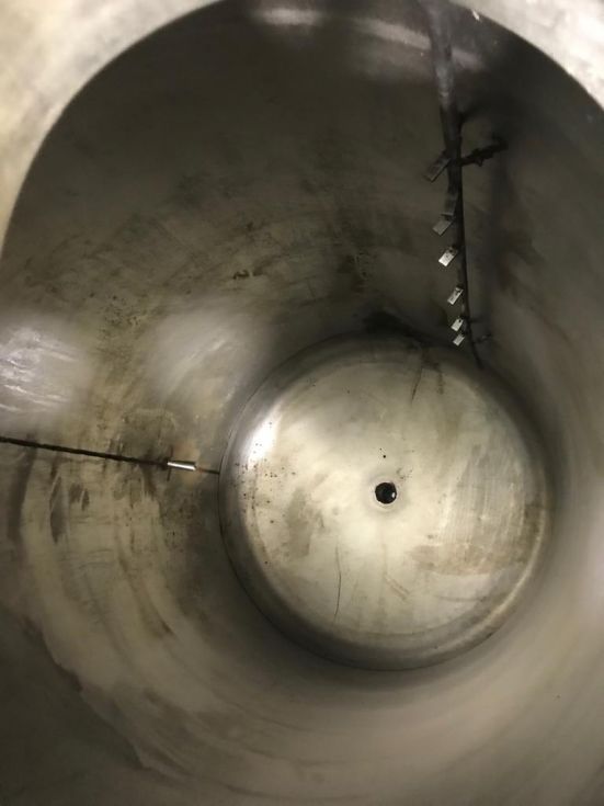 Reactor 2.500 litros acero inoxidable con camisa de hierro de segunda mano