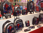 Josman tambin present sus mochilas y productos bajo la licencia de Spiderman