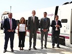 El rey Felipe VI, el presidente del Gobierno, Pedro S�nchez, la ministra de , Raquel S�nchez, y el presidente de la Junta, Guillermo Fern�ndez Vara, en el trayecto inaugural.