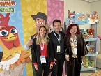 Valeria Aza y Luisa Ramrez, co-fundadoras de We Love Licensing, con Javier Vega, director comercial de Leader Entertainment.