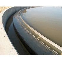 Aliviadero y deflector