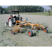 Rastrillos hileradores rotativos