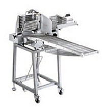 Cortadora automtica de alimentos con cinta transportadora