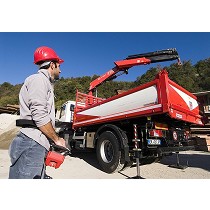 Gras articuladas sobre camin