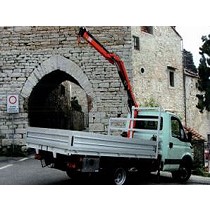 Gras articuladas sobre camin