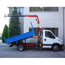 Gras articuladas sobre camin