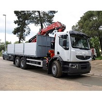 Gras articuladas sobre camin