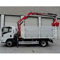 Gras articuladas sobre camin