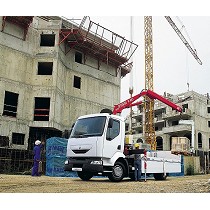 Gras articuladas sobre camin