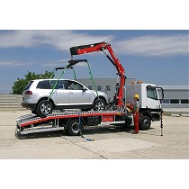 Gras articuladas sobre camin