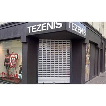 Persianas troqueladas con visin