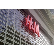 Persianas troqueladas con visin