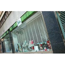 Persianas troqueladas con visin