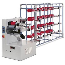 Urdidor directo para plegadores de pequeas dimensiones y orillos