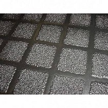 Paneles antideslizantes reforzados con fibra y abrasivo mineral