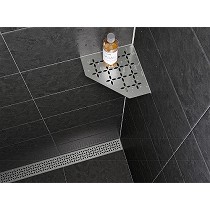 Estantes elegantes para duchas de obra