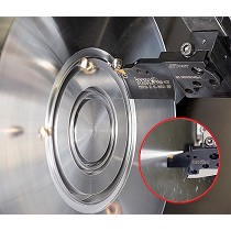 Herramientas y adaptadores con agujeros de refrigeracin