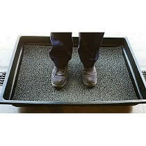 Bandeja con alfombra desinfectante