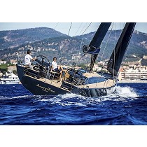 Yate a vela que supera los estndares de su clase