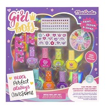 Set de manicura completo formado por 13 productos