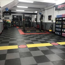 Losetas de PVC para garajes y talleres