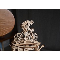 Maqueta de ciclista autmata