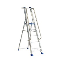 Escaleras de almacn con plataforma