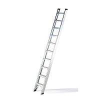 Escaleras estrecha y sencilla