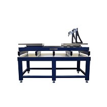 Mesa de moldes con soportes forjados