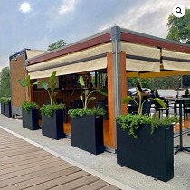 Detalles de las jardineras met�licas con separadores