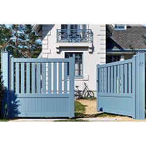 Portones de madera y aluminio