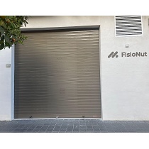 Persianas enrollables de seguridad de aluminio en acabado negro