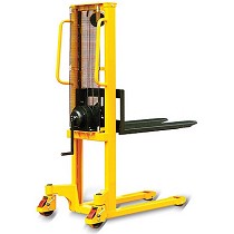 Apilador manual con manivela