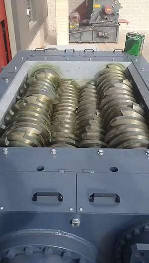 Desgarrador de 4 ejes modelo MAFS130180