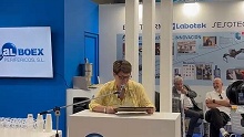 Alboex celebra sus 50 años en Equiplast con un emotivo homenaje a su trayectoria y a las personas que la han hecho posible
