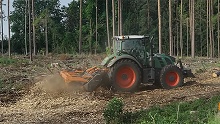 Trituradora forestal - Tmc Cancela TFX-225 - con tractor Fendt 718