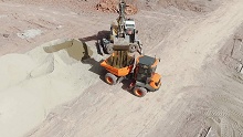 Ausa lanza el nuevo dumper DR902AHG equipado con un sistema de seguridad asistido por IA
