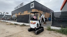 E17z Serie R2: 'la hormiga at�mica' de Bobcat
