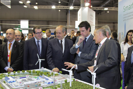 El ministro de Industria, Energa y Turismo, Jos Manuel Soria, visitando la exposicin