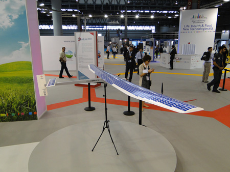 Maqueta del Solar Impulse en Expoquimia 2014