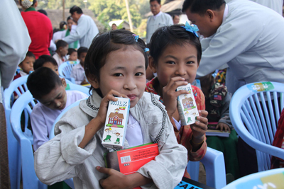 El programa de leche escolar en Myanmar ha permitido que 45.000 escolares puedan consumir leche de calidad durante 3 aos...