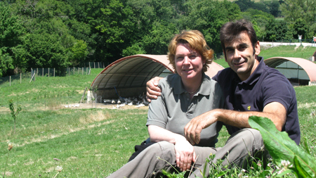 Alejandro Fernndez-Villa Gutirrez-Solana y Elena Lpez Reina, fundadores de Granja La Llueza