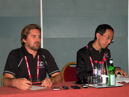 Antonio Prez (izq.), director comercial de Kubota Espaa, e Hiroshi Shimada (dcha.), presidente de la filial