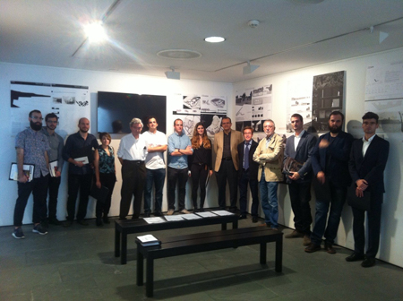 Foto de grupo con los ganadores del IX Concurso del Aula Cermica Hispalyt en la categora de Fachadas Cermicas
