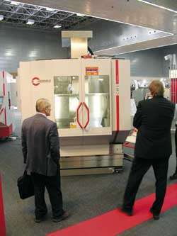 Many visitors were interested in machines of Hermle (Delteco)