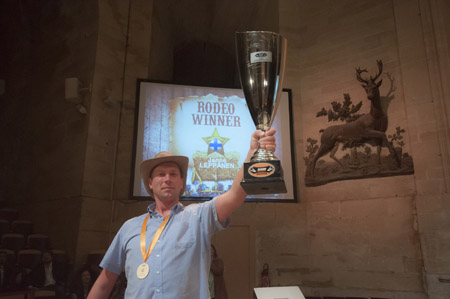 Janne Leppnen, operador finlands ganador de la Final Internacional del Rodeo Case 2014