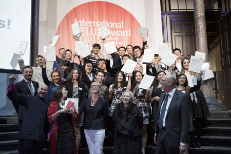 Foto de grupo con los premiados