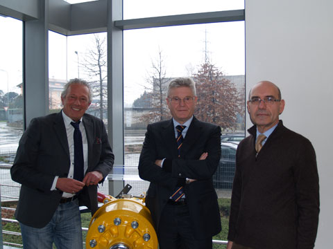 Roberto Airoldi, director de Ventas de ADR (izq.), junto a Flavio Radrizzani, presidente del Grupo ADR (centro); y Sergio Frigerio, reponsable de I+D...