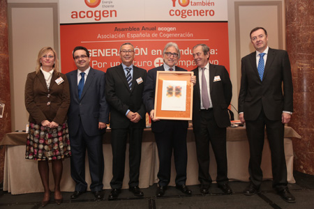 La Asamblea Anual Acogen entrega el premio Cogenerador de Honor a Duran i Lleida. Recogi el premio en su nombre Josep Snchez Llibre...