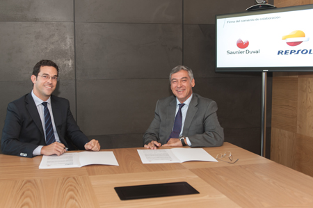 Firma del acuerdo entre Repsol y Saunier Duval